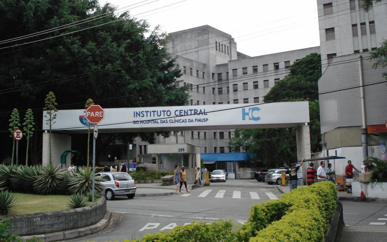 Imagem ilustrativa: Entrada Hospital Clinicas São Paulo.jpg