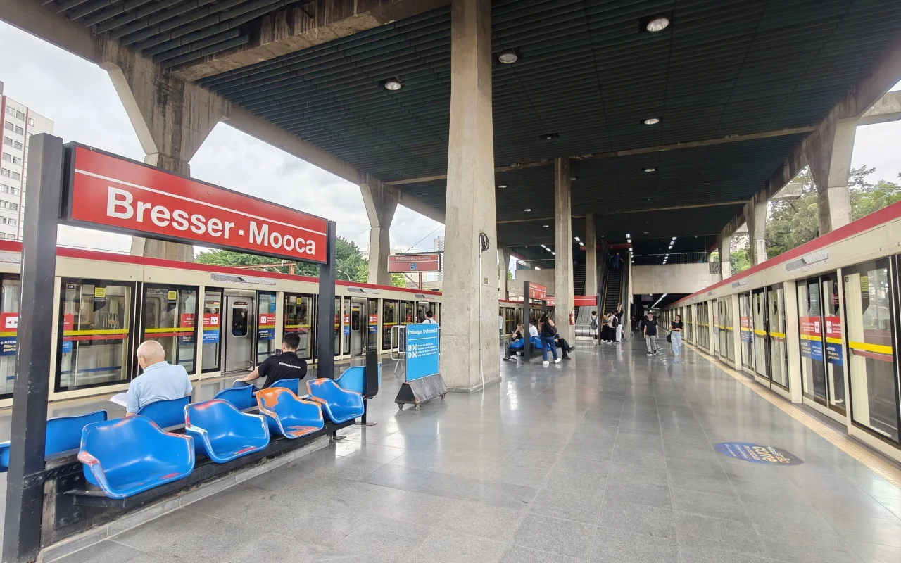 Falha em trem afeta Linha 3-Vermelha do Metrô