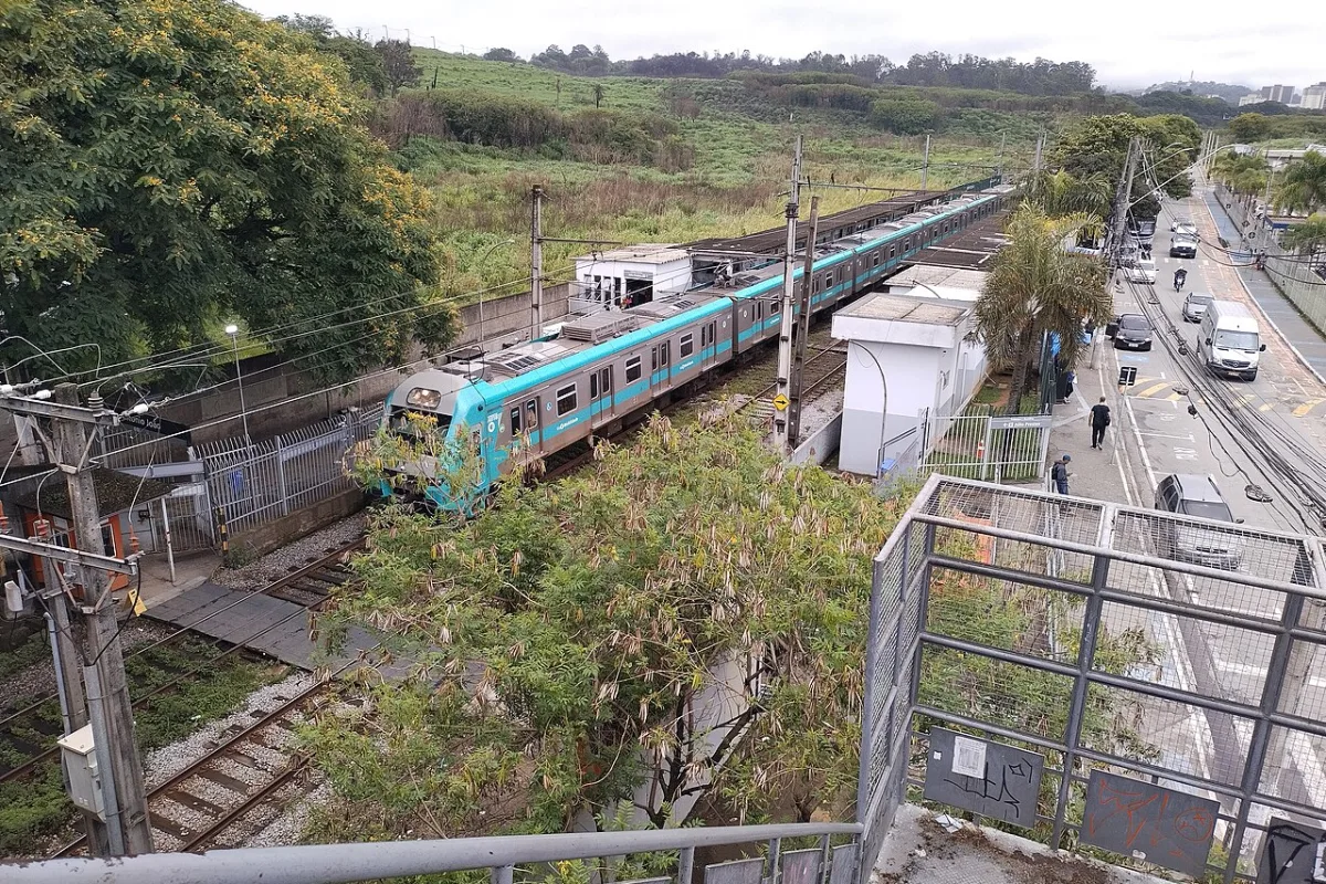 Linha 14-Ônix: projeto muda de VLT a trem e segue sem prazo