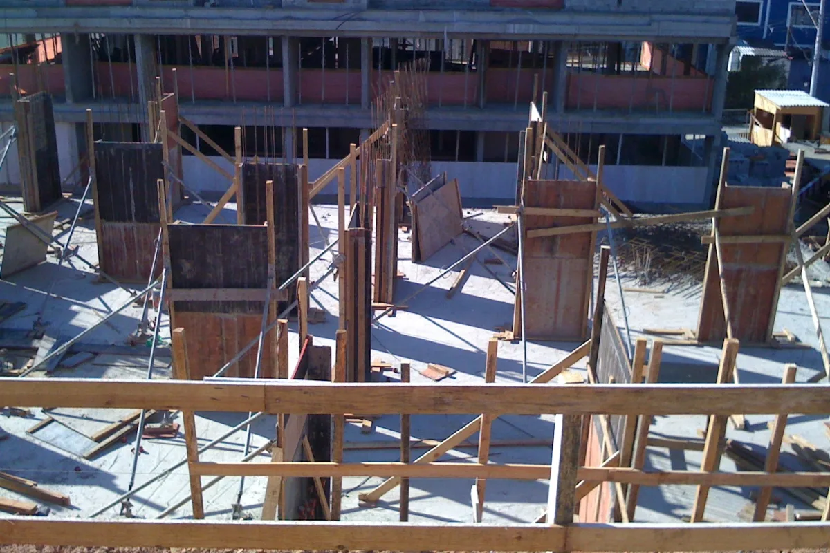 Construtora de prédio que caiu em SP tem histórico de multas
