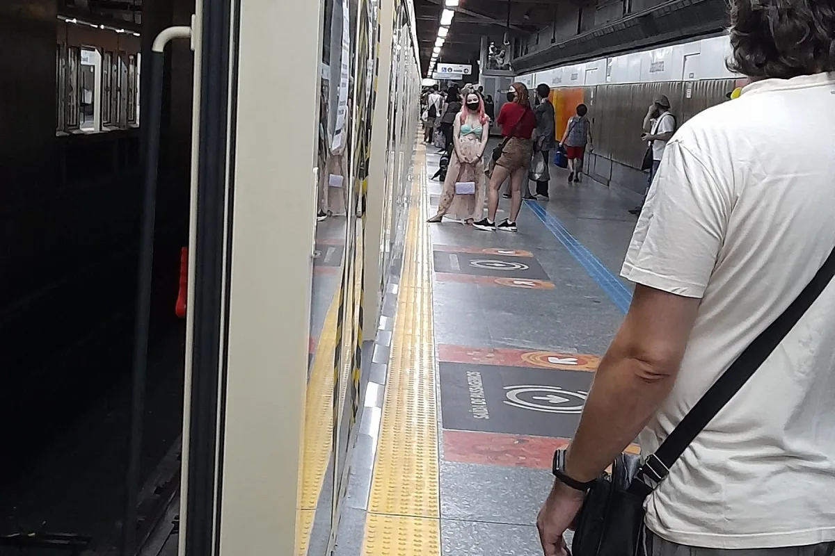 Código R: como o metrô de SP atende paradas cardíacas
