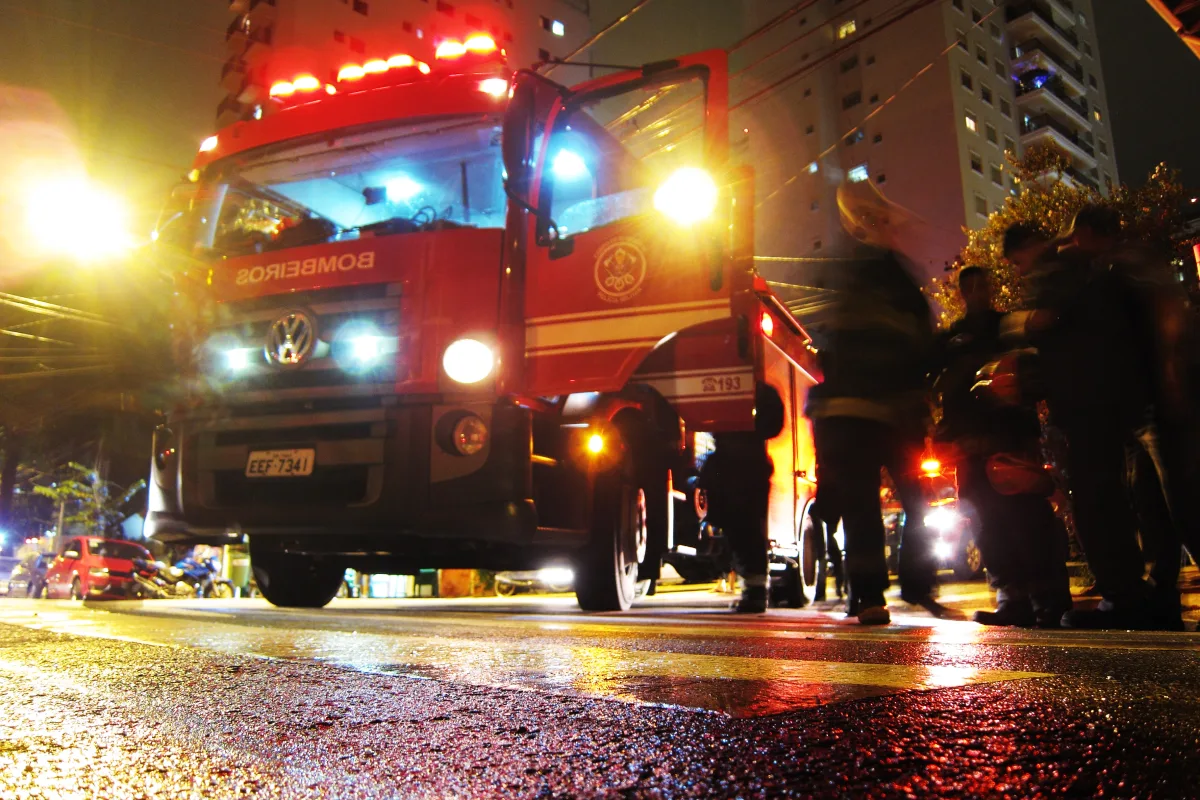Acidentes em Pinheiros e Tatuapé deixam feridos em SP