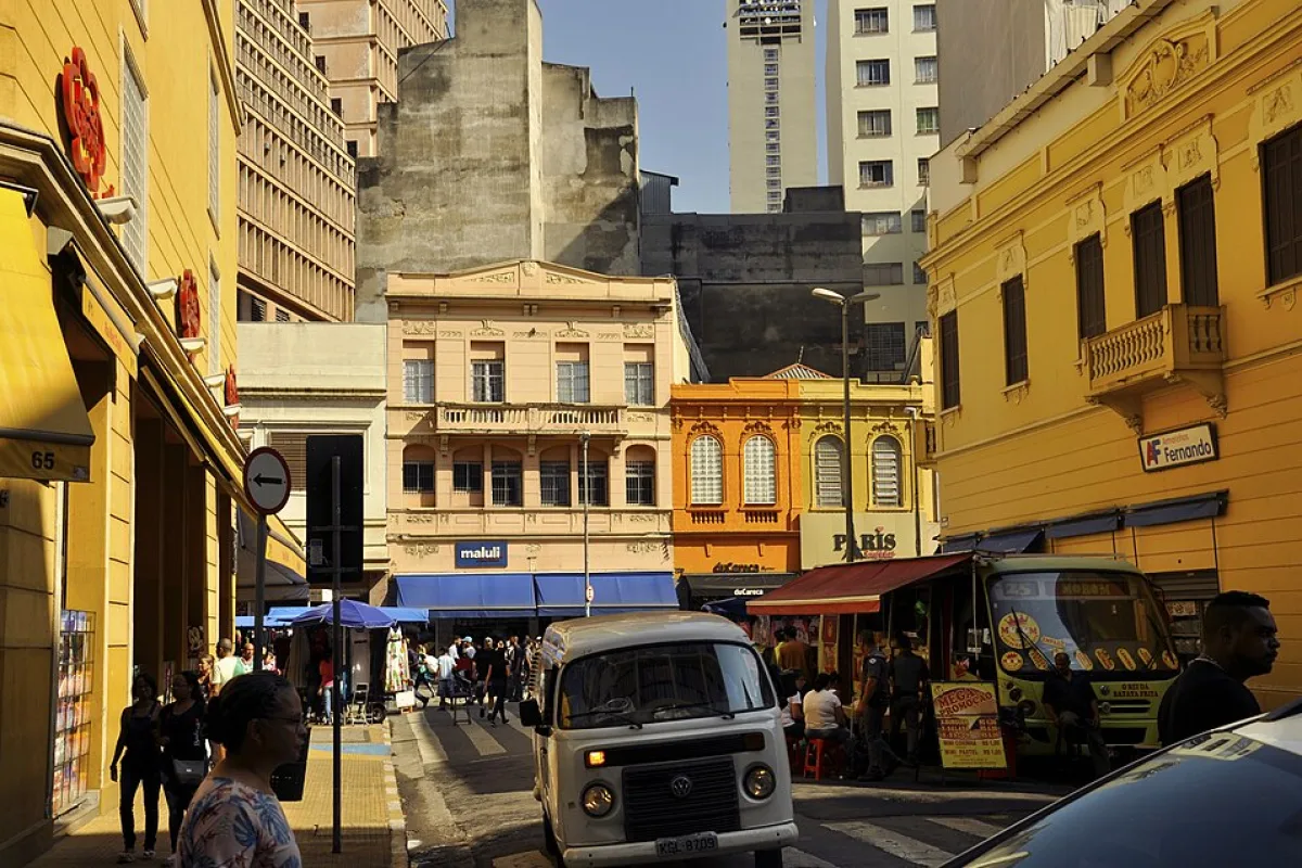 Chuva causa alagamento no Centro de SP e prevê novos temporais